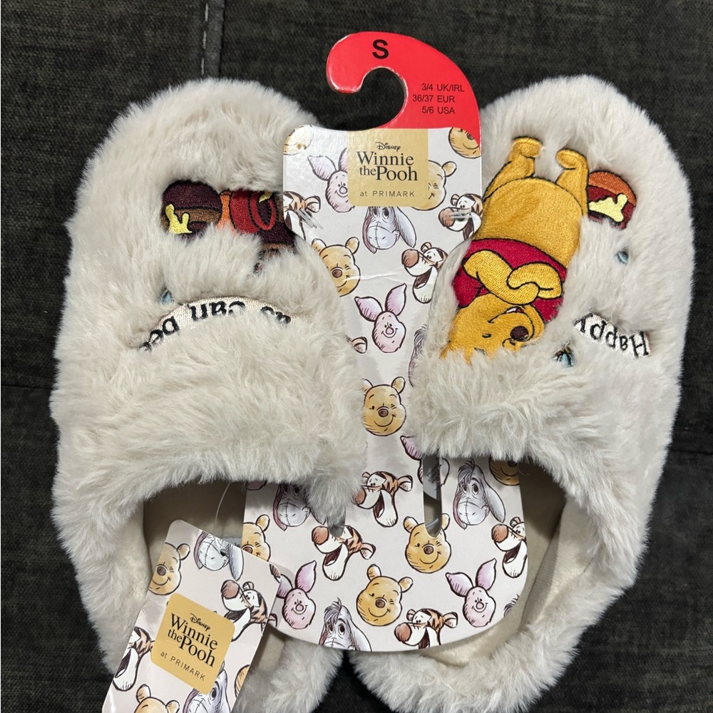 Disney Winnie the Pooh Fuzzy Slippers - Cream and Red